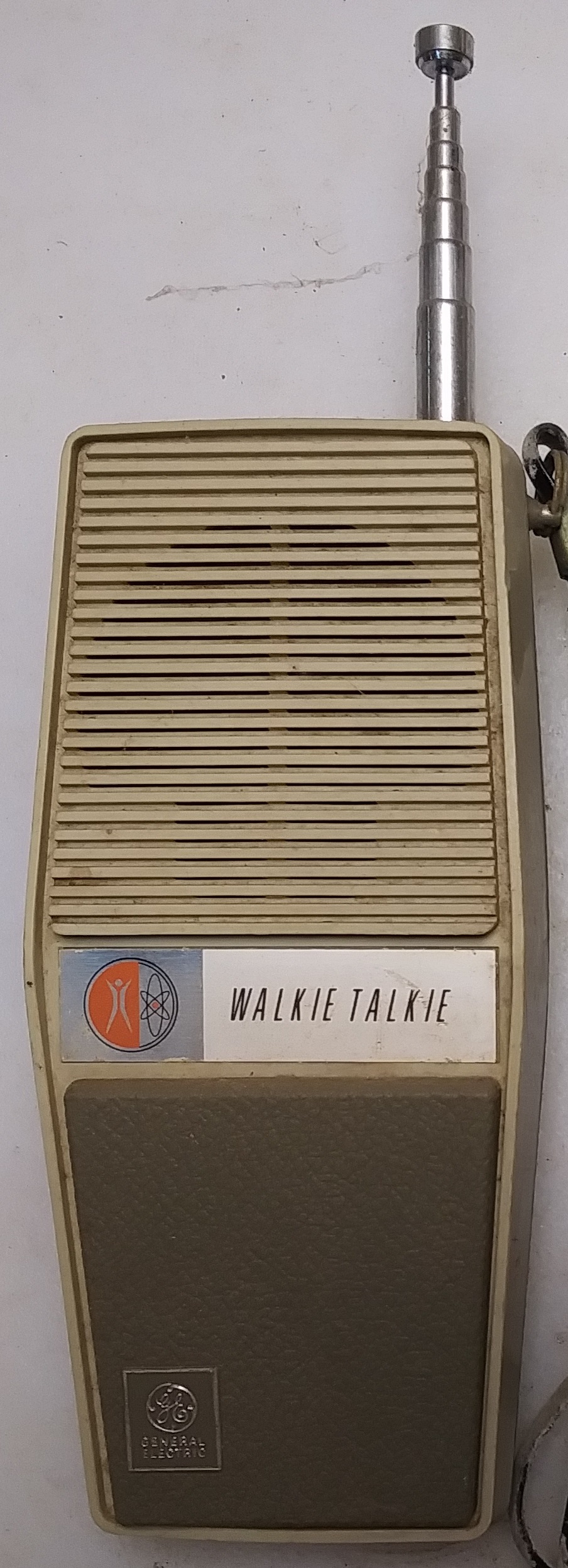 Generalelectric Walkietalkie Generalelectric 7110 walkie-talkie