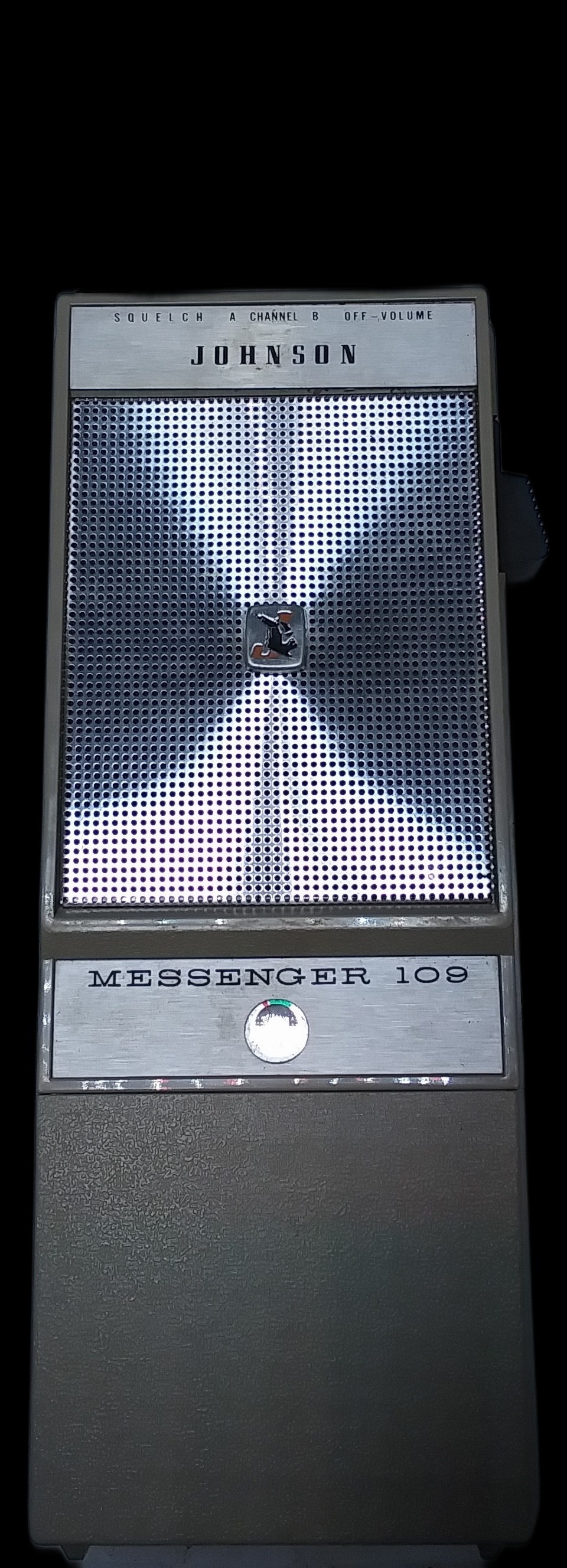 Johnson Messenger 109 walkie-talkie
