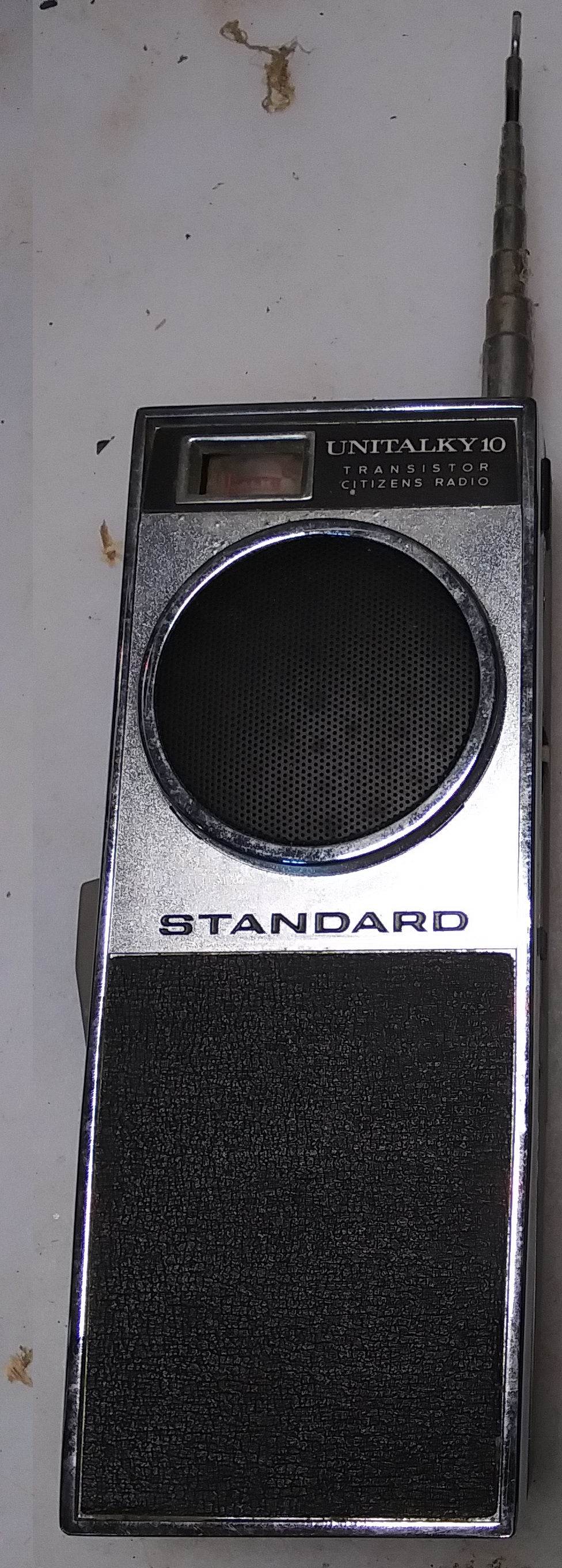 Standard SR Q10X walkie-talkie